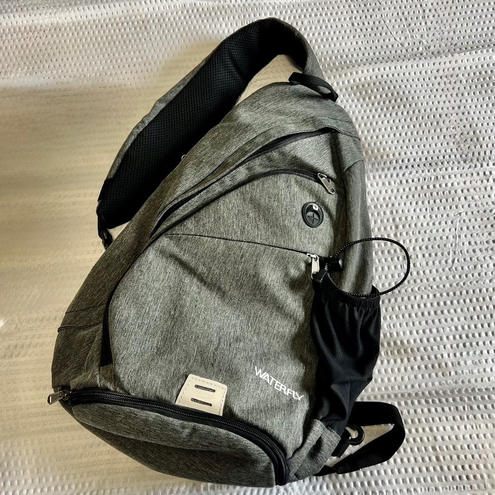 Waterfly Lightweight Crossbody Bag – Grey & Black